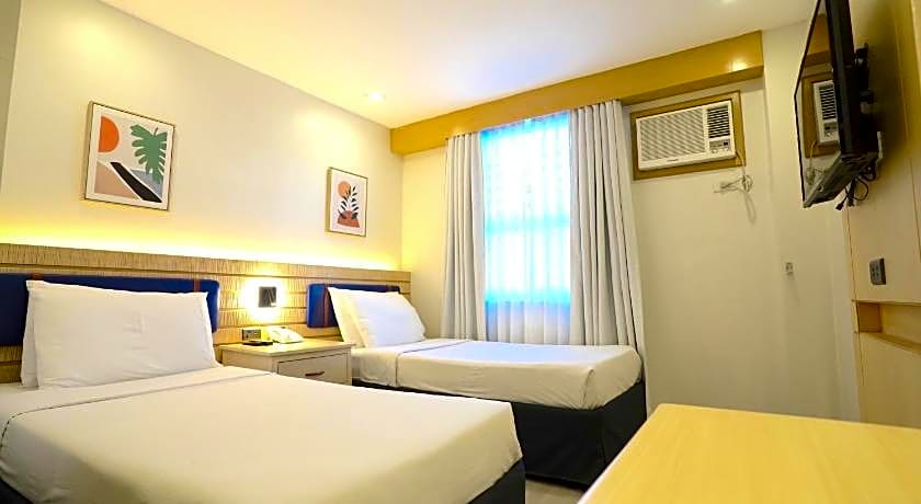 Tom's Cabin Hotel