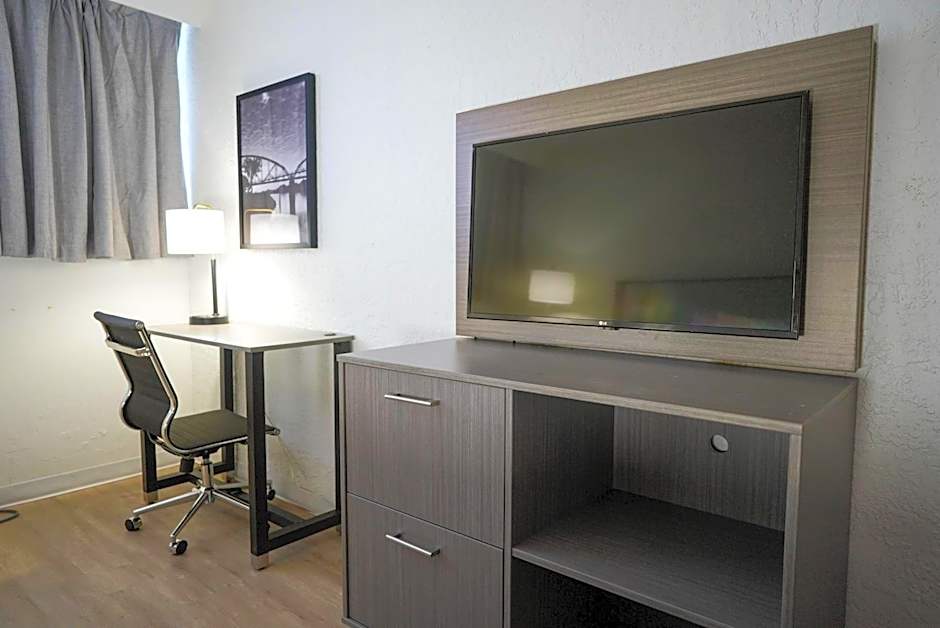 Ramada by Wyndham Tulsa Broken Arrow