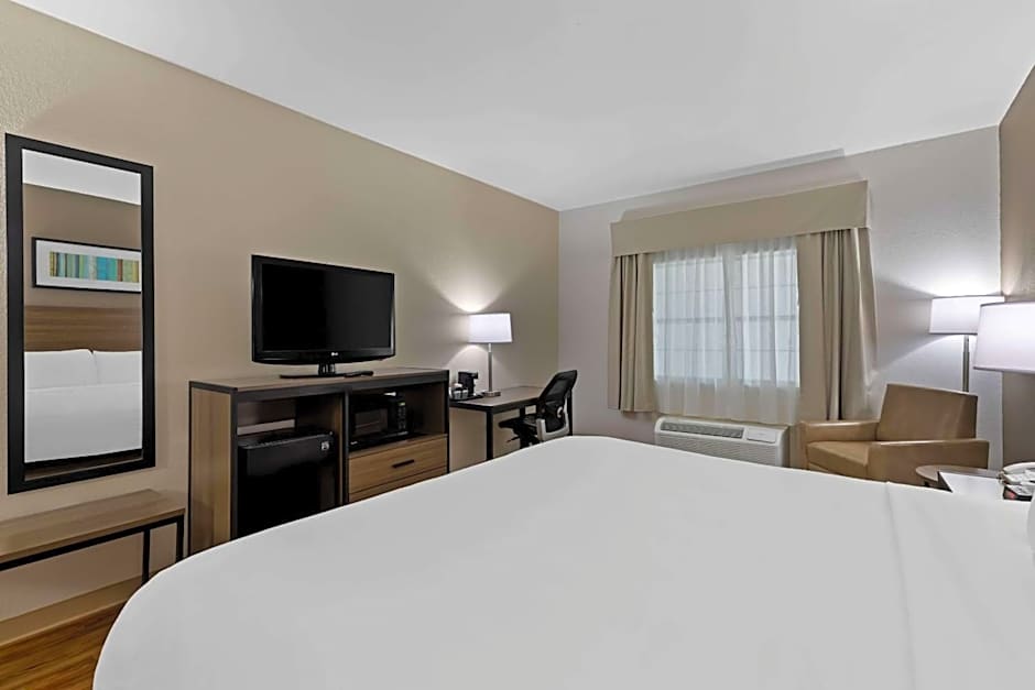 Quality Inn Fayetteville Near Historic Downtown Square