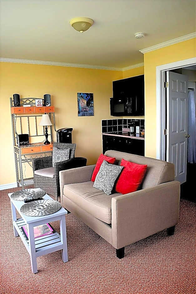 Seascape Coastal Retreat - 2 ADULTS ONLY - HOT TUB AND WITHOUT HOT TUB OCEANFRONT PROPERTY