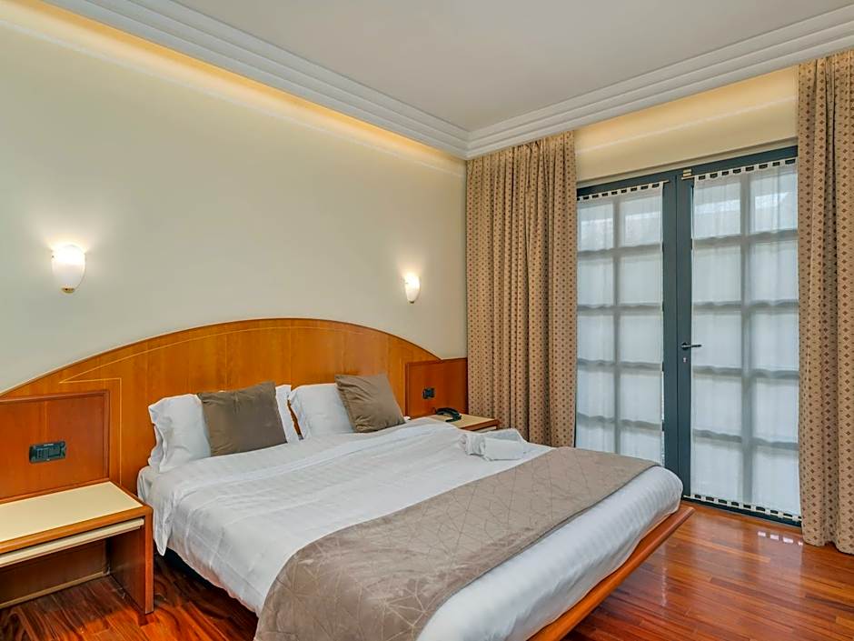 Hotel Prestige