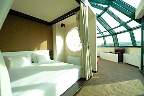 Hotel Hedonic