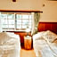 Hakuba Pension & Log Hotel Meteor
