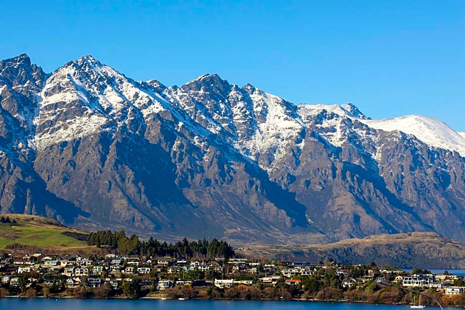 Copthorne Hotel and Apartments Queenstown Lakeview