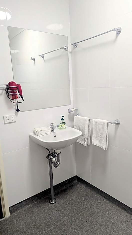 PROSERPINE MOTOR LODGE