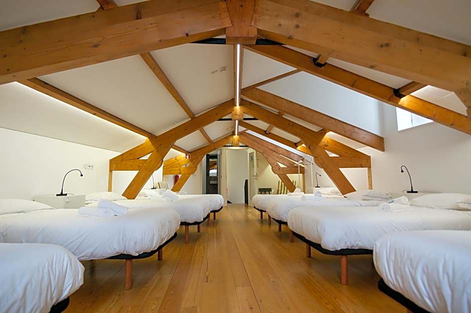 Change The World Hostels - Coimbra - Almedina