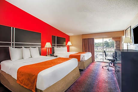 Queen Suite with Two Queen Beds - Non-Smoking