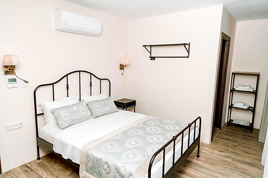 Nill's Stone House Otel