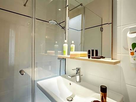 Standard Room with twin beds