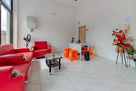 Urbanview Hotel La De Grizz Syariah Sampit by RedDoorz
