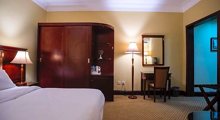 The Villa 604 Powered by look