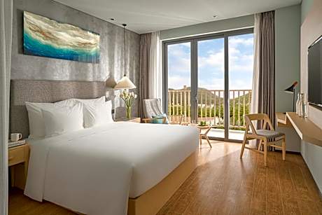 Deluxe Double Room with Balcony and City View (Include Welcome drink & Airport shuttle bus)