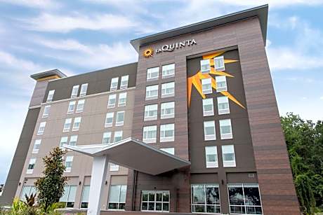 La Quinta Inn & Suite by Wyndham Lake City