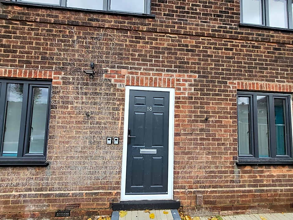 Premier Studios Nottingham - Tring Vale