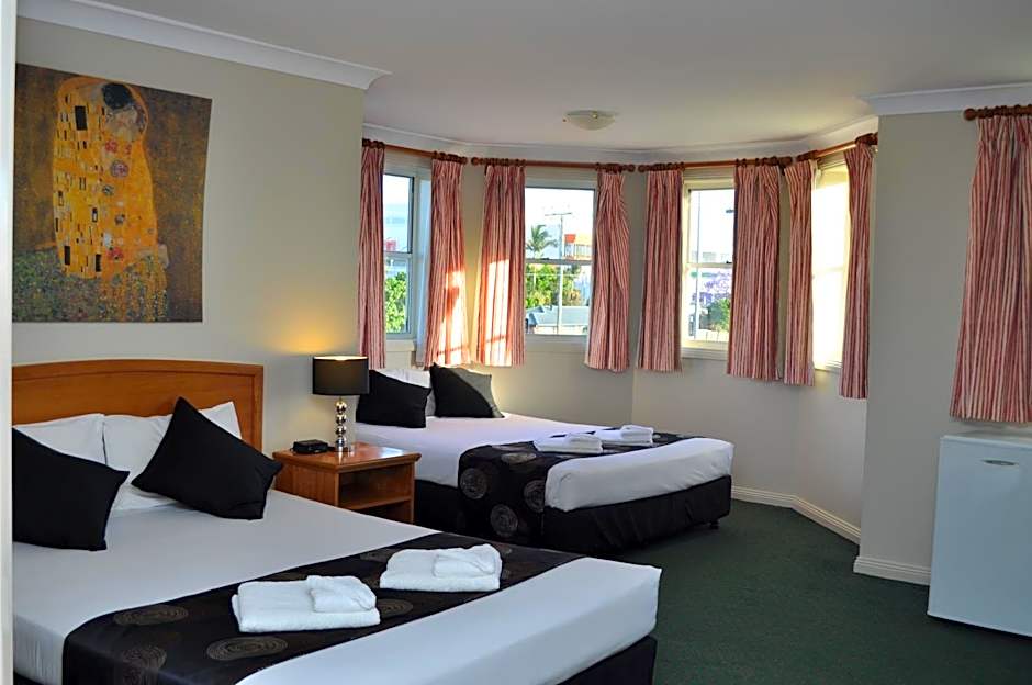 Meadowbrook Hotel