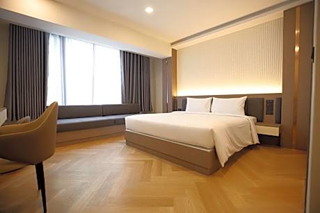 Deluxe King - Non-Smoking