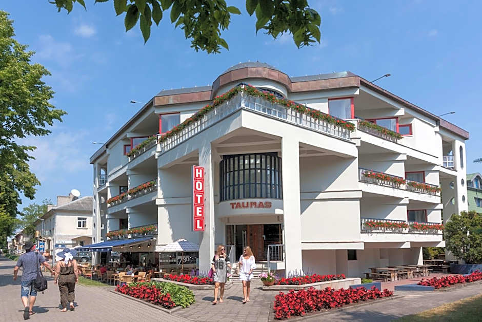 Tauras Center Hotel