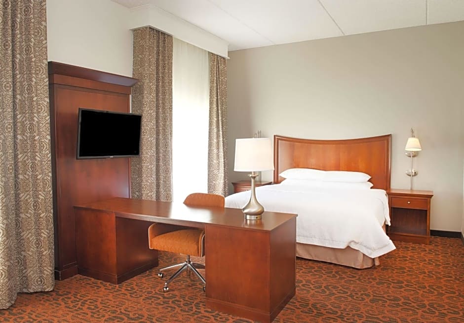 Hampton Inn By Hilton & Suites Pittsburgh-Meadow Lands