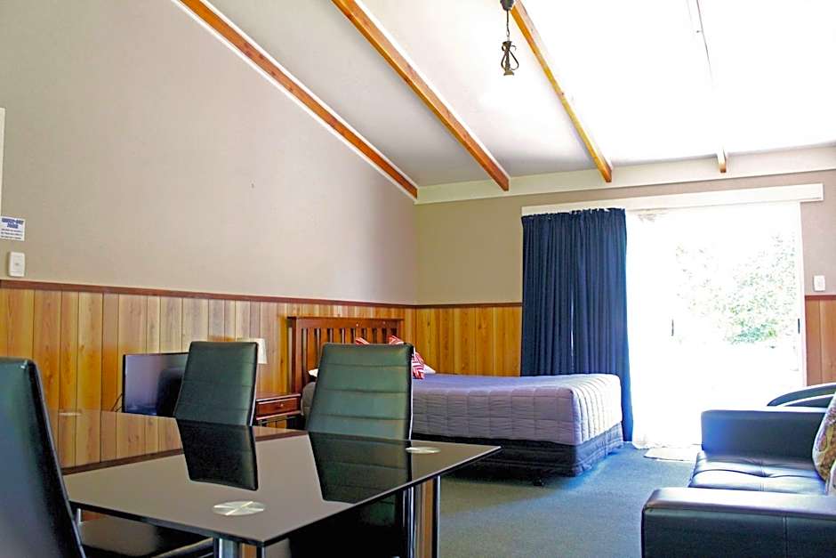 Fairy Springs Motel