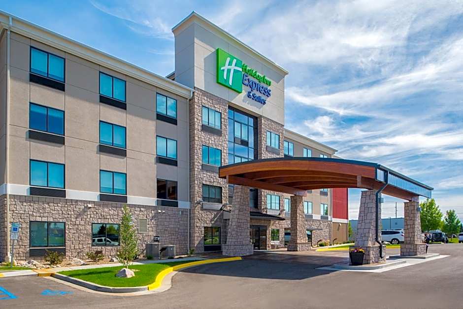 Holiday Inn Express Hotel & Suites Bismarck By IHG