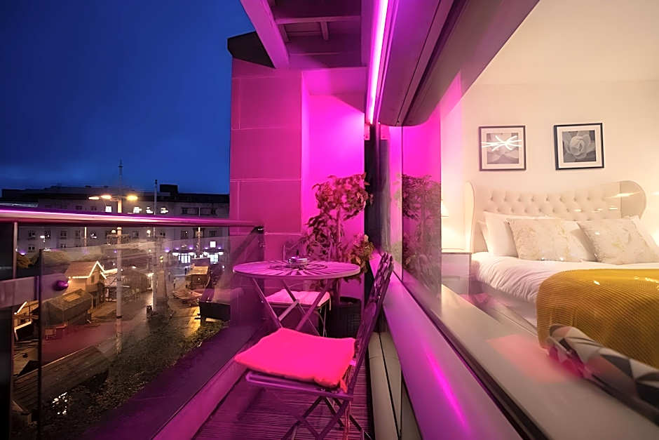 Live in Leeds Millenium Square Apartment