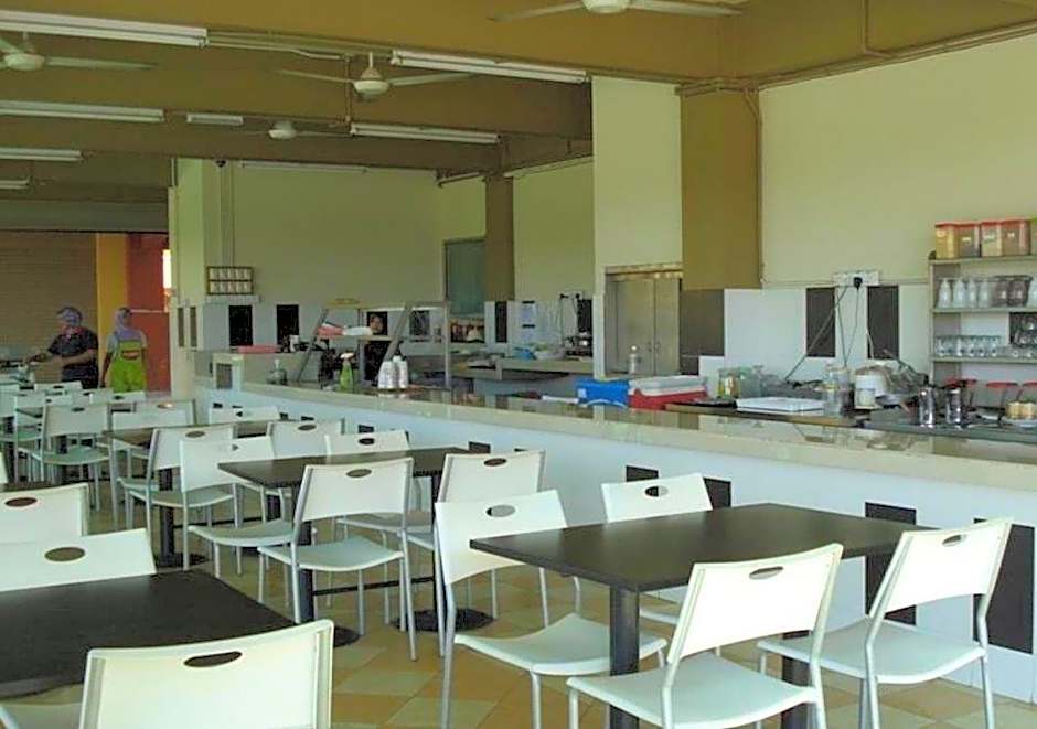 Adel Hotel