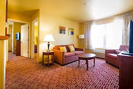 2 Bedroom 2 Room Suite, Bedroom 1: 1 Queen, Bedroom 2: 1 Queen, Sofa Bed