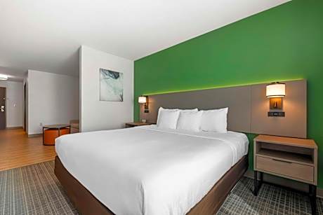 King Suite - Accessible/Non-Smoking
