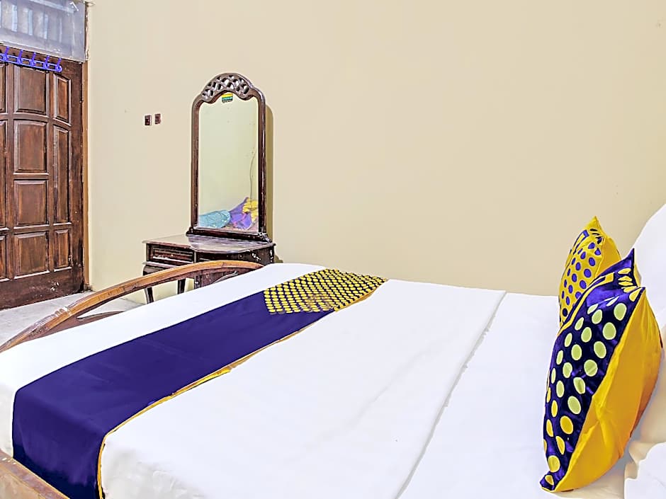 SPOT ON 92188 Ndalem Eyang Guesthouse Syariah