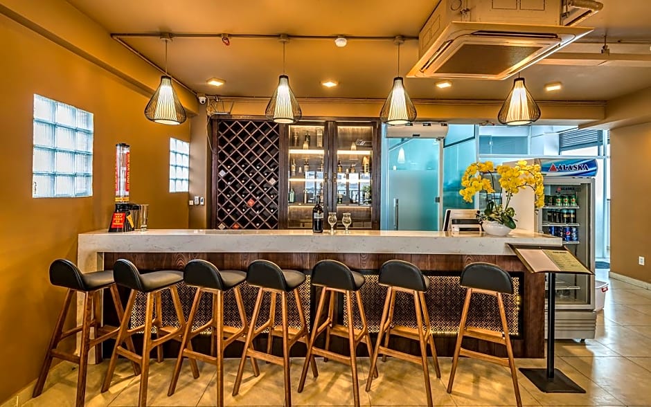 Cherry Hotel and Apartment