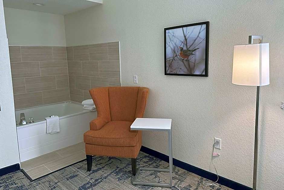 La Quinta Inn & Suites by Wyndham Milwaukee South West New Berlin
