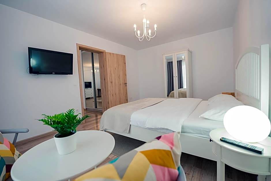 White Mood Apartment Brasov