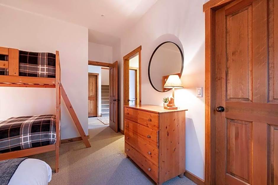 Taluswood Ridge by Outpost Whistler