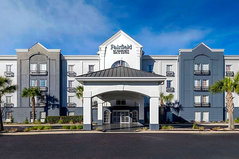 Photo 1 of 33 of Fairfield Inn & Suites by Marriott Charleston North/Ashley Phosphate