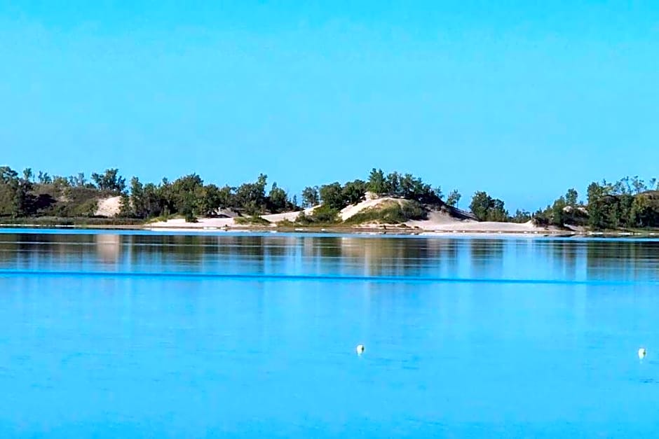 West Lake Waterfront Swimming - Free Pontoon Boat!