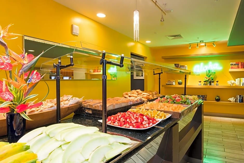 VIVE Hotel Waikiki
