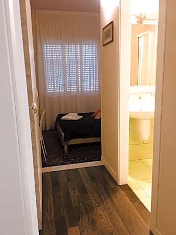 Comfort Single Room