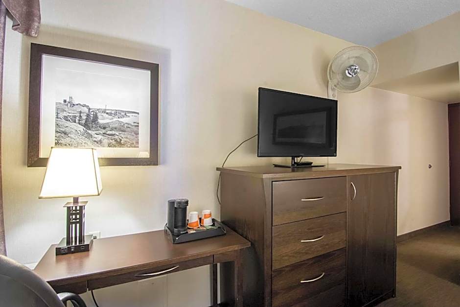Photo 1 of 6 of 2 Double Beds