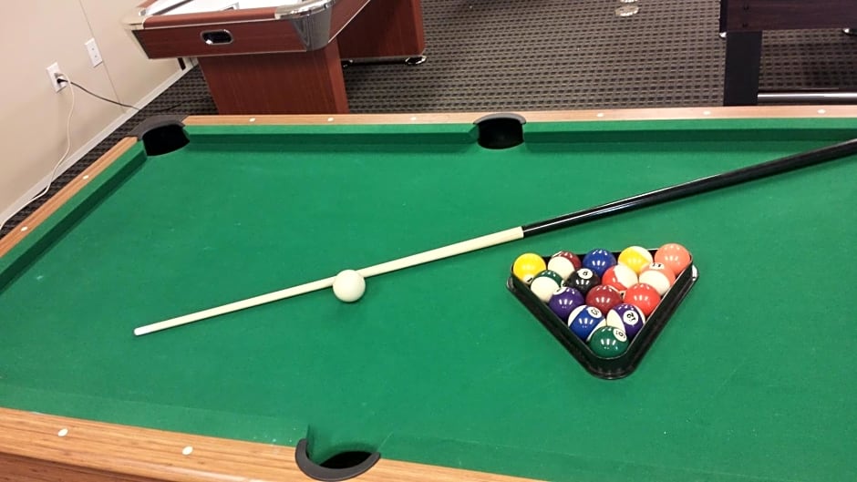Instalodge Hotel and Suites Karnes City