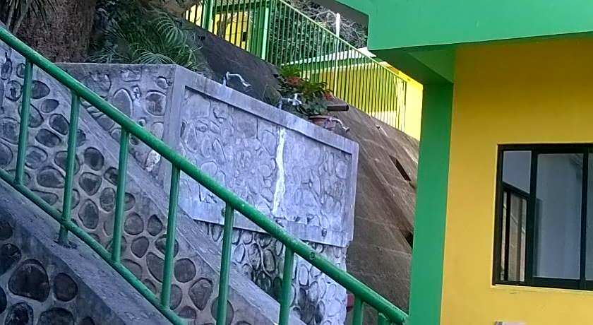 Meaco Royal Hotel Anilao