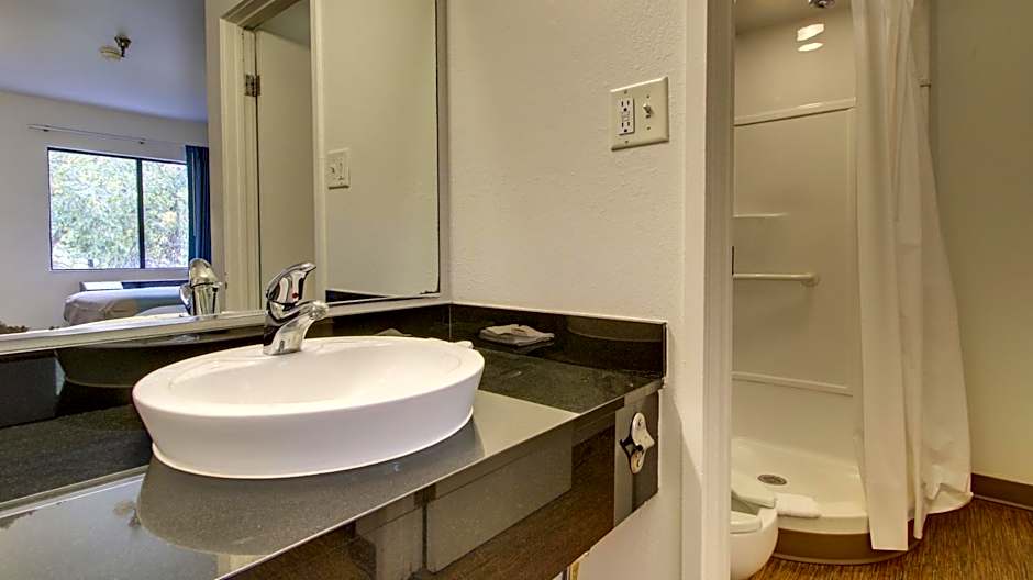 Motel 6-Des Moines, IA - North