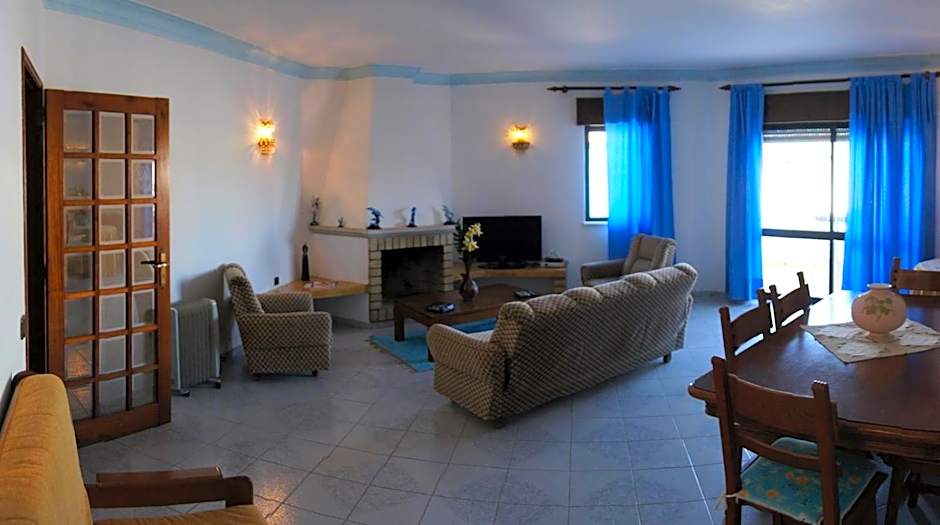 Apartamentos e Quartos Atalaia