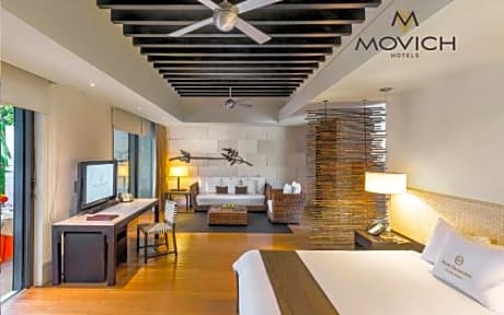 Movich Club Patio Junior Suite