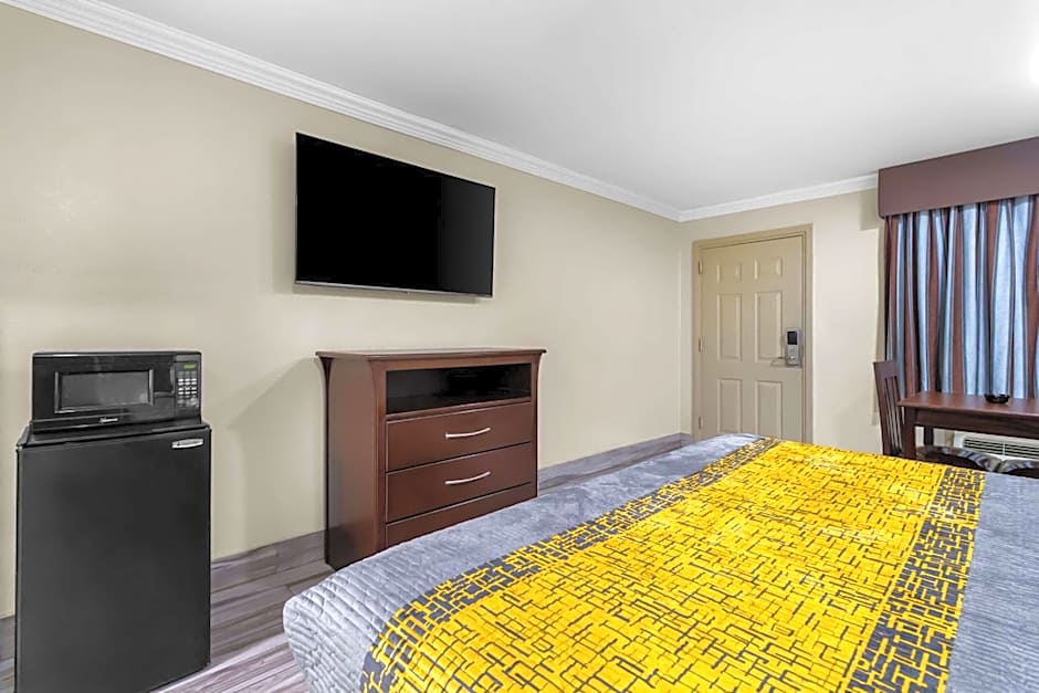 Americas Best Value Inn Houston Heights at I-45