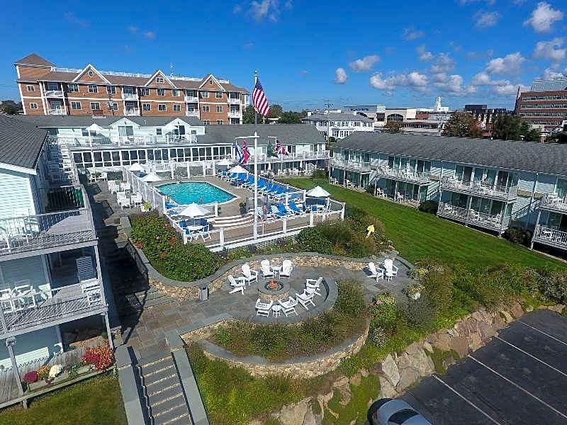 Anchor In Distinctive Waterfront Lodging
