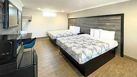2 King Beds | Mobility Access RI Shwr Nsmk