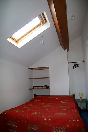 Single Room with Private Bathroom