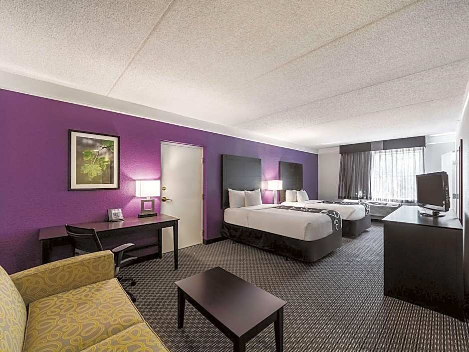 La Quinta Inn & Suites by Wyndham San Antonio Downtown