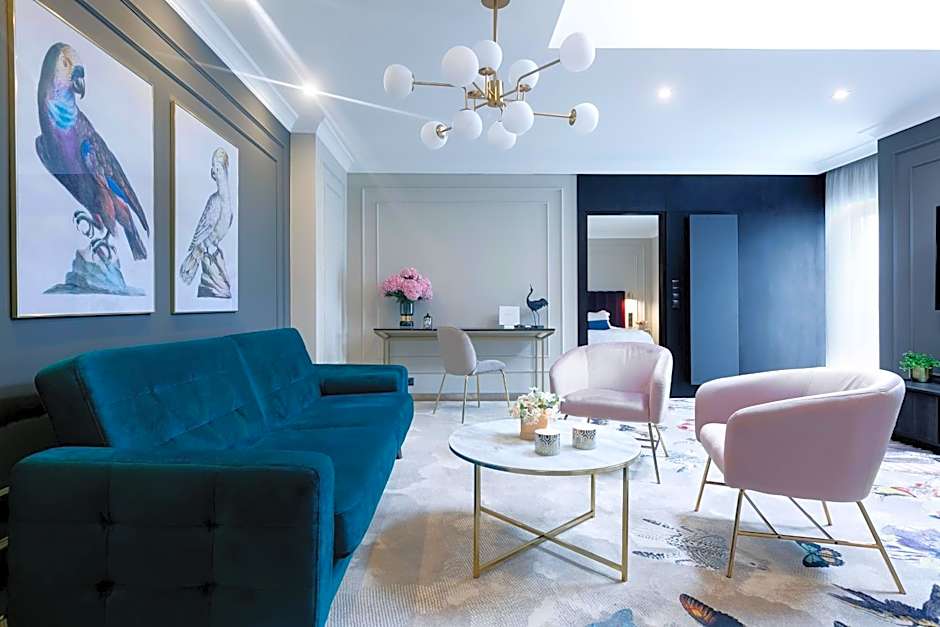 Queen Boutique Hotel