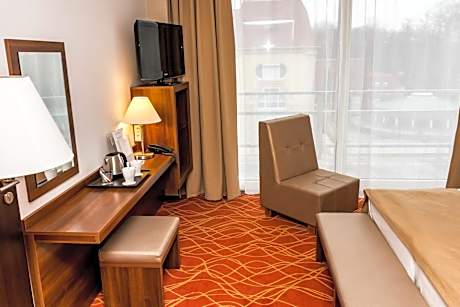 Double or Twin Room with Terrace